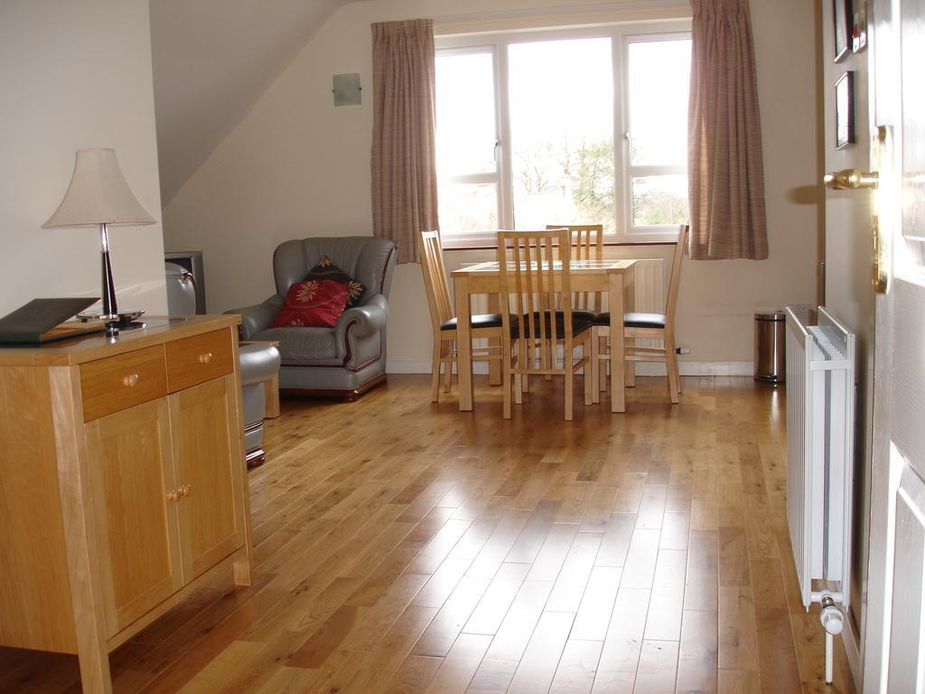 Country Garden House Holiday Homes แบลลีย์มันนี ห้อง รูปภาพ