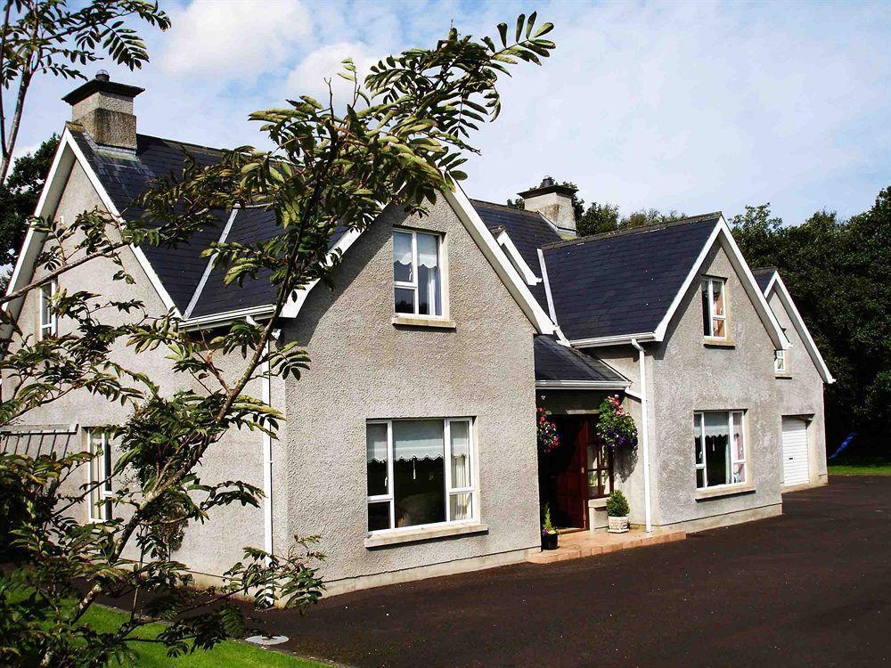 Country Garden House Holiday Homes แบลลีย์มันนี ภายนอก รูปภาพ